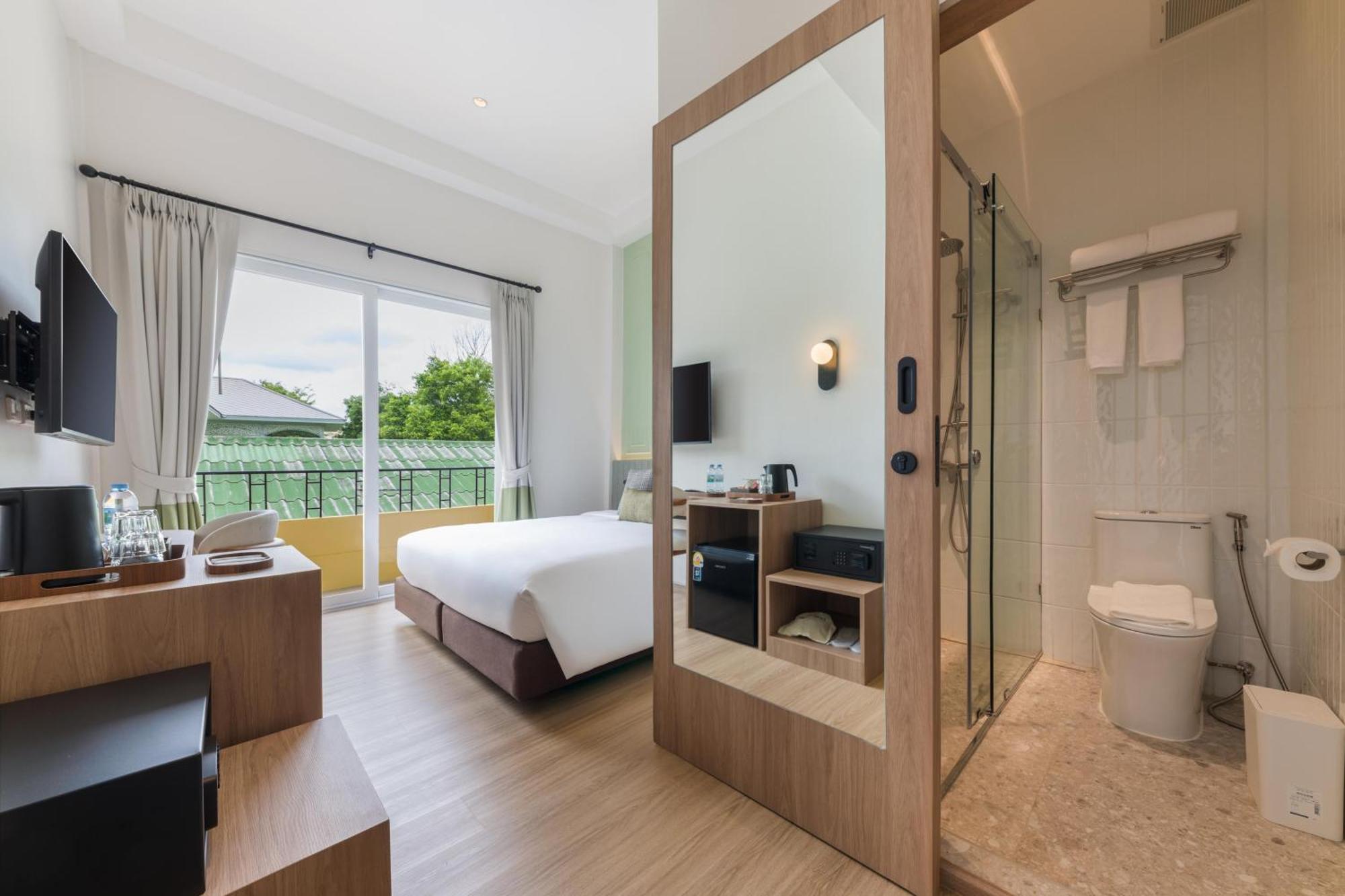Upstairs At Ton Ton Hotel กรุงเทพมหานคร ภายนอก รูปภาพ