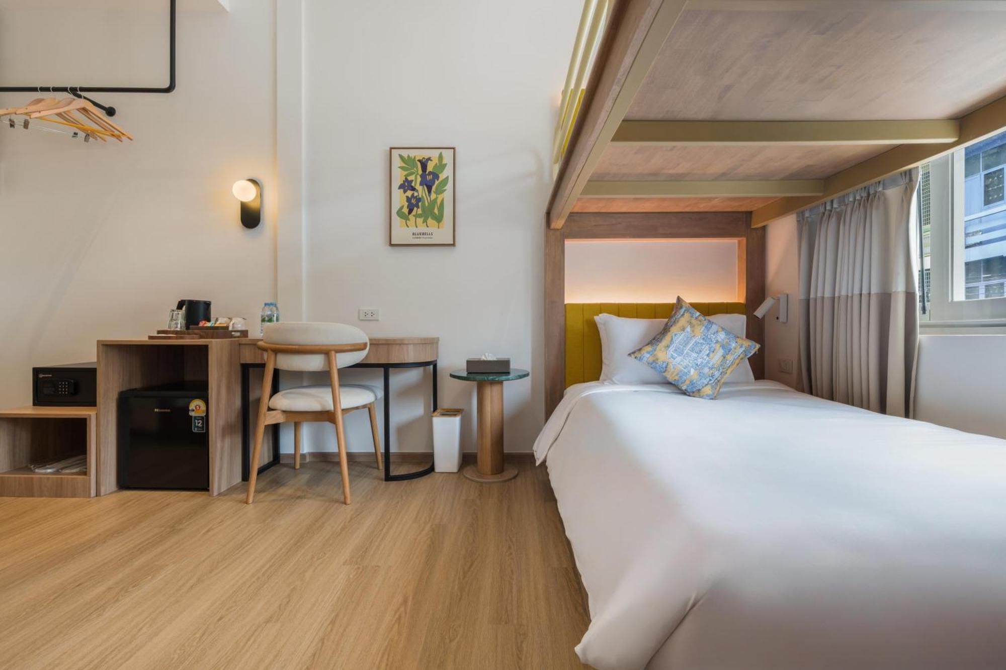 Upstairs At Ton Ton Hotel กรุงเทพมหานคร ภายนอก รูปภาพ