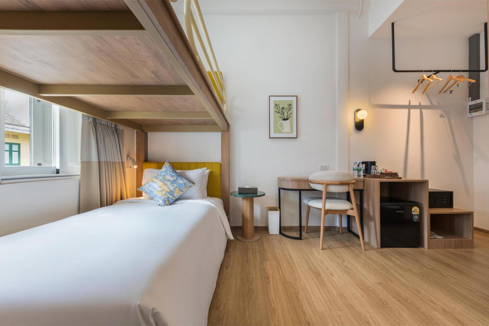 Upstairs At Ton Ton Hotel กรุงเทพมหานคร ภายนอก รูปภาพ